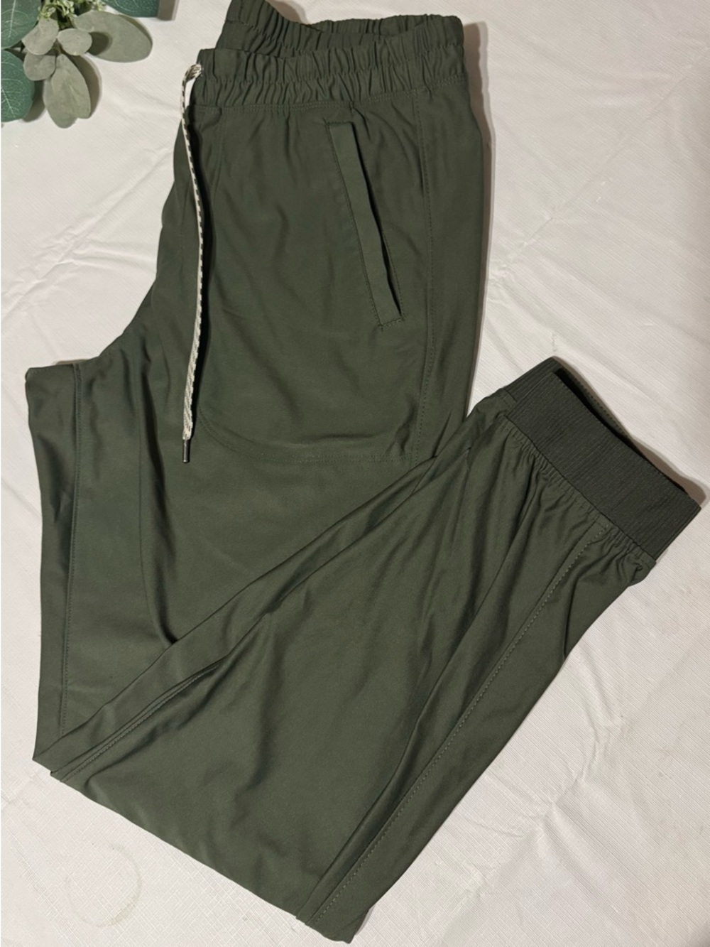 No Boundaries Olive Green Men's Jogger Sweatpants